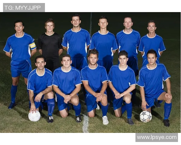 德国足球明星闪耀赛场回顾与传奇故事全解析